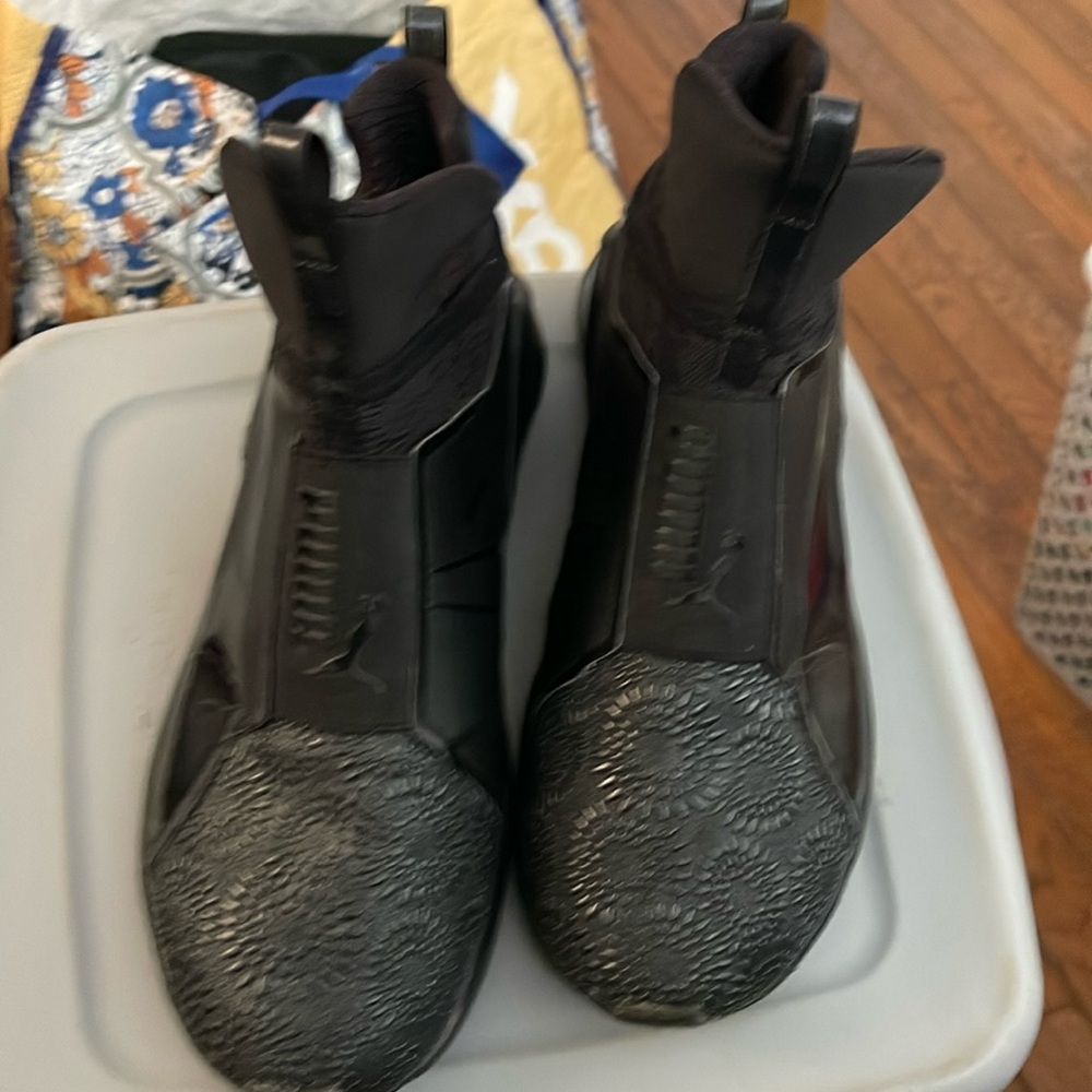 Kylie Jenner Ladies Pumas
